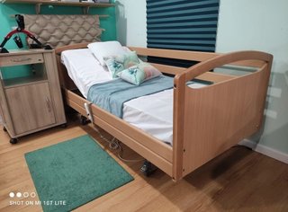 Cama eléctrica articulada elevable