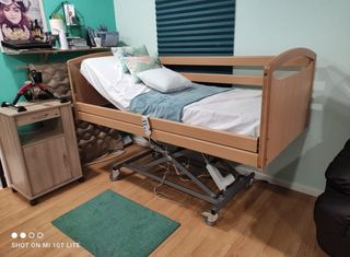 Cama articulada elevable