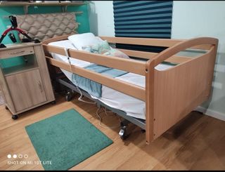 Cama articulada elevable