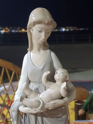 FIGURA DE LLADRÓ DE MADRE E HIJO
