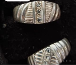 Anillos de plata de ley.