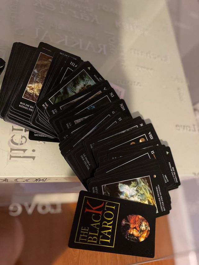 The black Tarot, naipes fournier