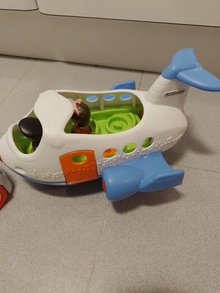 Avión de juguete y coche