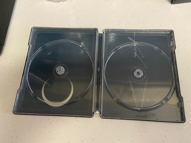 Caja metálica colección Dark Pictures Anthology