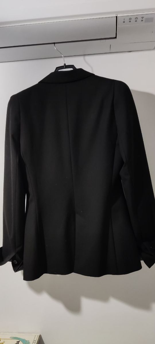 Chaqueta Zara blazer , americana negra 35€
