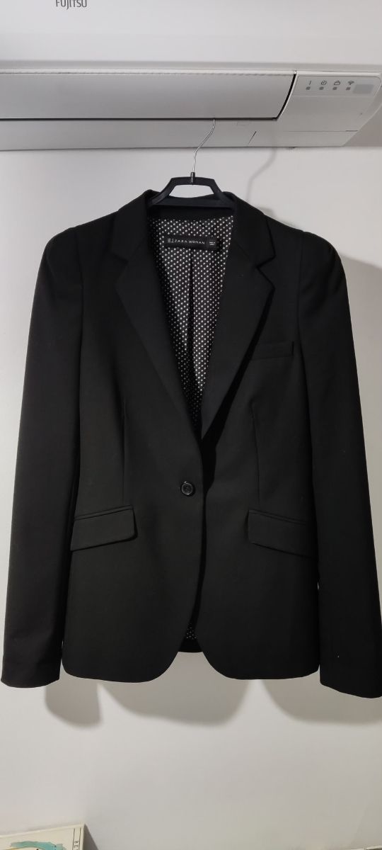 Chaqueta Zara blazer , americana negra 35€
