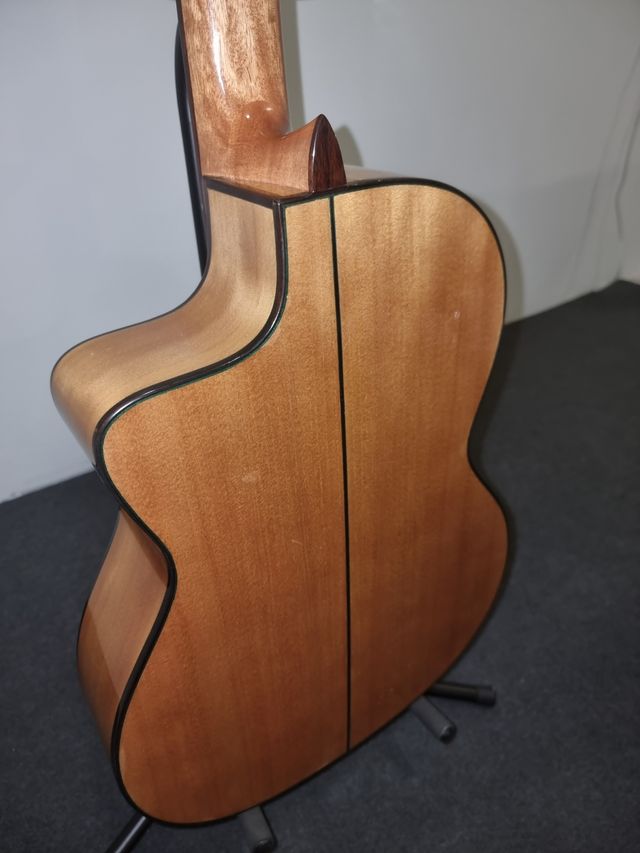 Guitarra Martinez ES-08S Amplificada