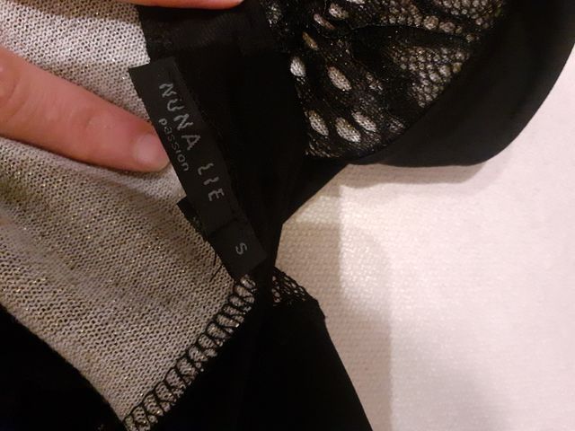 maglietta nera in pizzo elegante