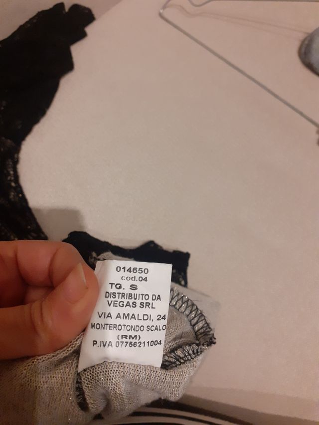 maglietta nera in pizzo elegante