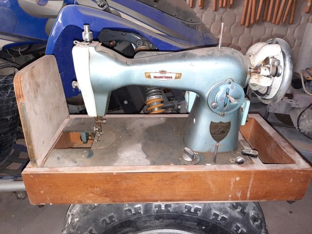 Macchine da cucire antiche