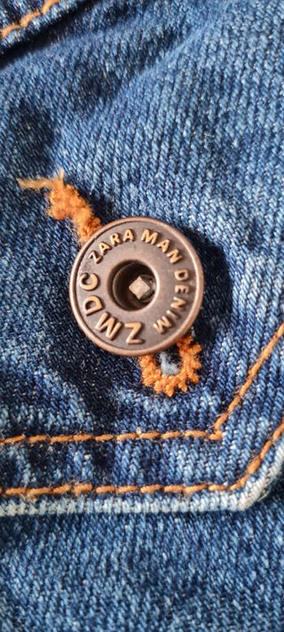 Cazadora vaquera con borreguillo de Zara