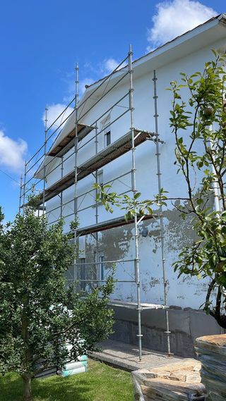 Alquilo andamios homologados en oviedo-Asturias