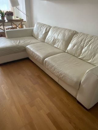 Sofá de piel blanco