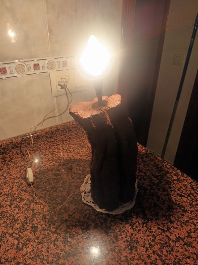 Lámpara de mesilla artesanal