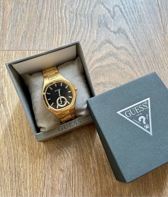 Reloj analógico de acero Guess