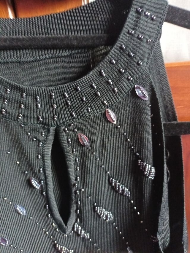 top de lentejuelas negro cuello a la caja  Talla M