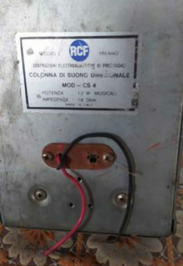 Colonnina con 4 altoparlanti rcl