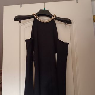 Vestido  con etiquetas. 