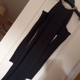 Vestido  con etiquetas. 