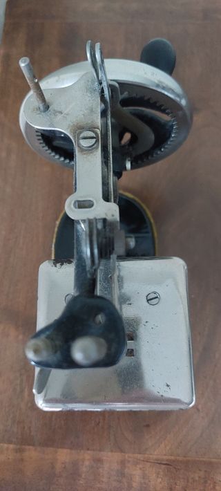 Maquina de coser Singer
