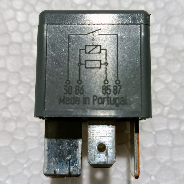 RELE DE CORRIENTE DE TRABAJO 8D0951253 AUDI A6 C5