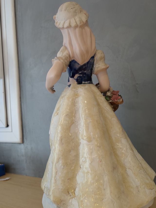 Porcelana figura campestre