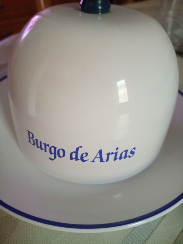 Quesera de porcelana