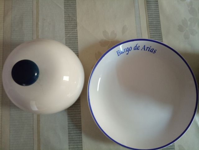 Quesera de porcelana