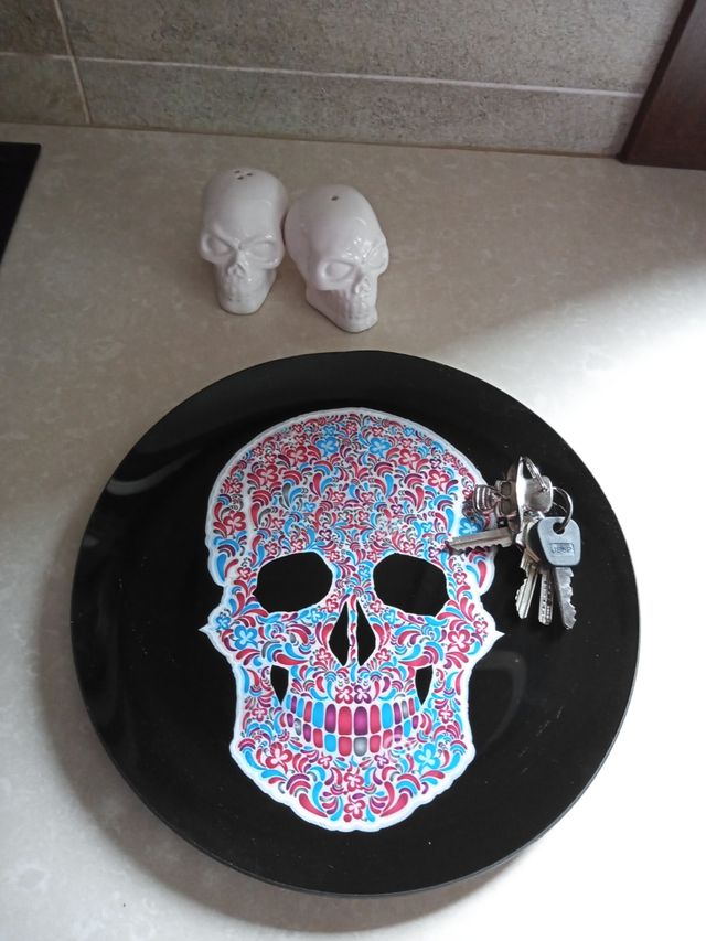Bandejas. Vacía bolsillos.Varios modelos Calavera.