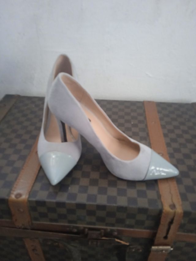 se venden zapatos de tacon