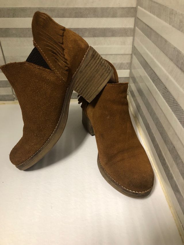 Botín piel camell con flecos