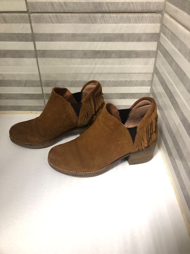 Botín piel camell con flecos