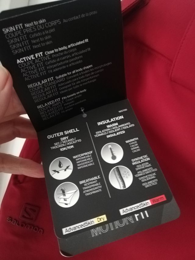 pantalón esquí mujer con etiqueta Salomon