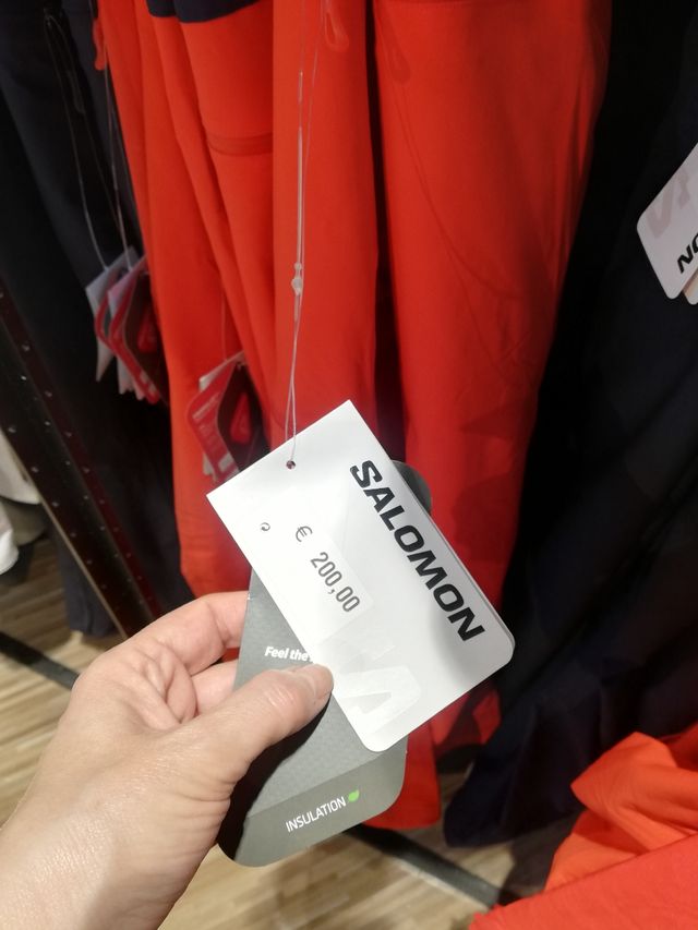 pantalón esquí mujer con etiqueta Salomon