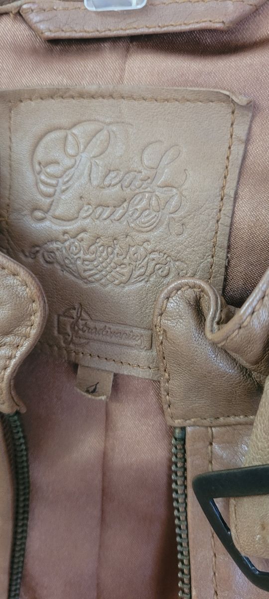 Cazadora de cuero Stradivarius