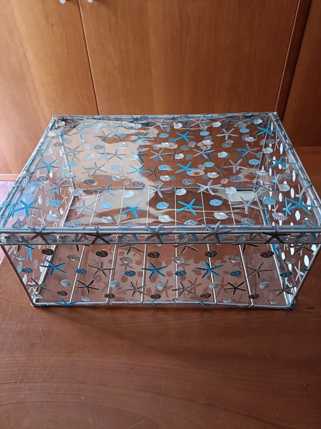 Caja de almacenaje o regalo