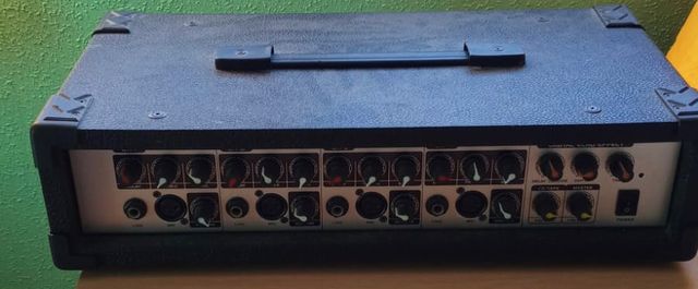 Amplificador, sintetizador y trípode