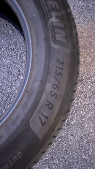 Cuatro neumáticos 215-65-17 michelin 