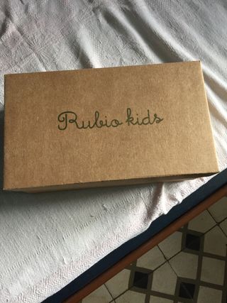 Traje de Comunion y zapatos de Rubio Kids