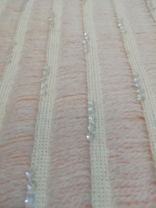 Chal de lana mohair, con lentejuelas.