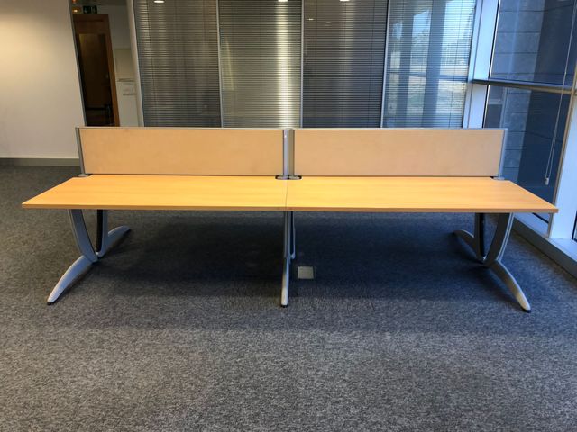 MESA DE OFICINA COWORKING STEELCASE CON MAMPARAS