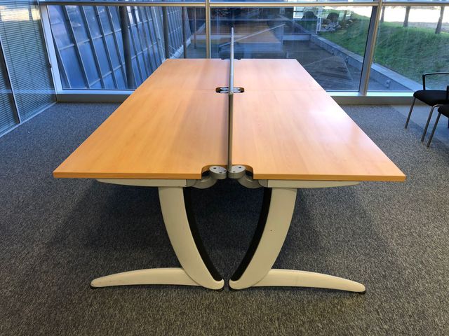 MESA DE OFICINA COWORKING STEELCASE CON MAMPARAS