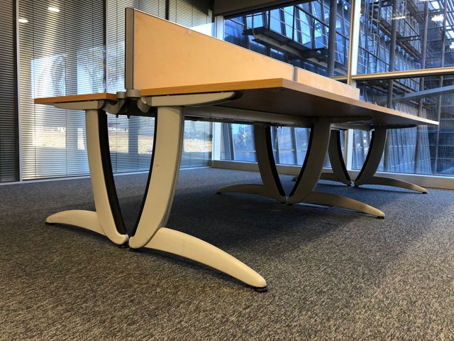 MESA DE OFICINA COWORKING STEELCASE CON MAMPARAS