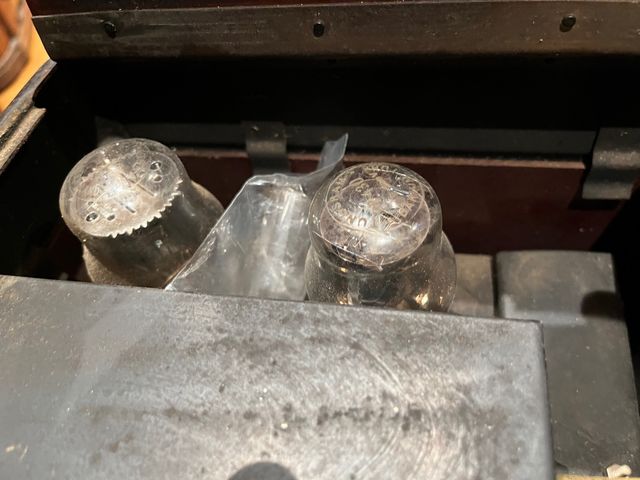 Icónica radio Philips de cofre