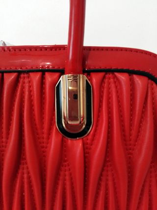 BOLSO EN CHAROL Y ECOPIEL