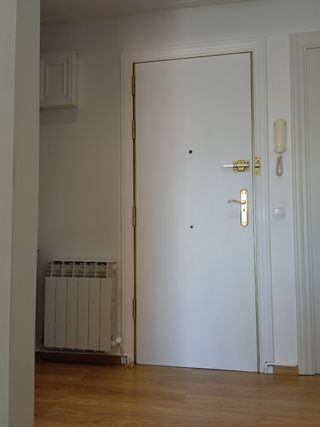Lacar Interior de Puerta de Entrada