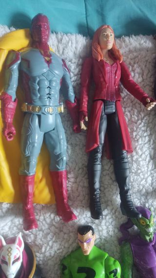 BRUJA ESCARLATA WANDA SCARLETT WITCH TAMAÑO GRANDE