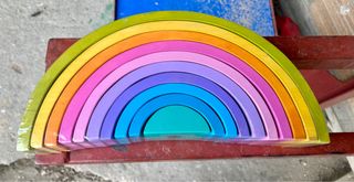 Arco iris de madera artesano