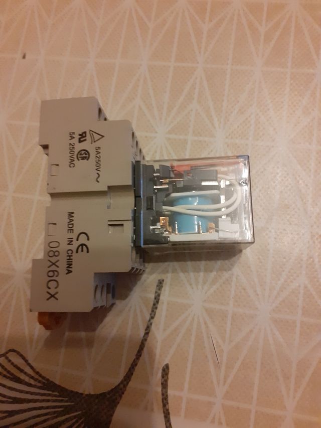 Relé Omron MY4IN + base