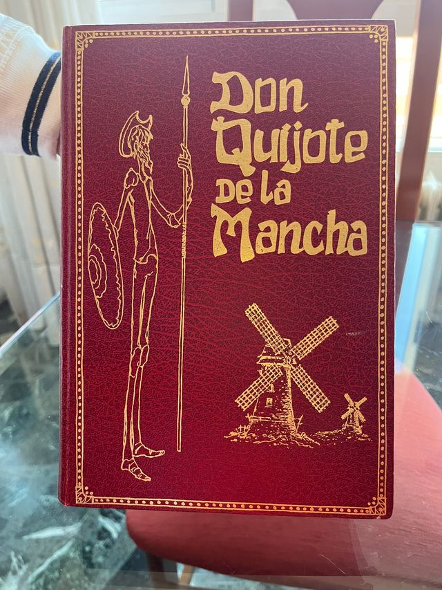 Libro Don Quijote de la Mancha, editorial Petronio